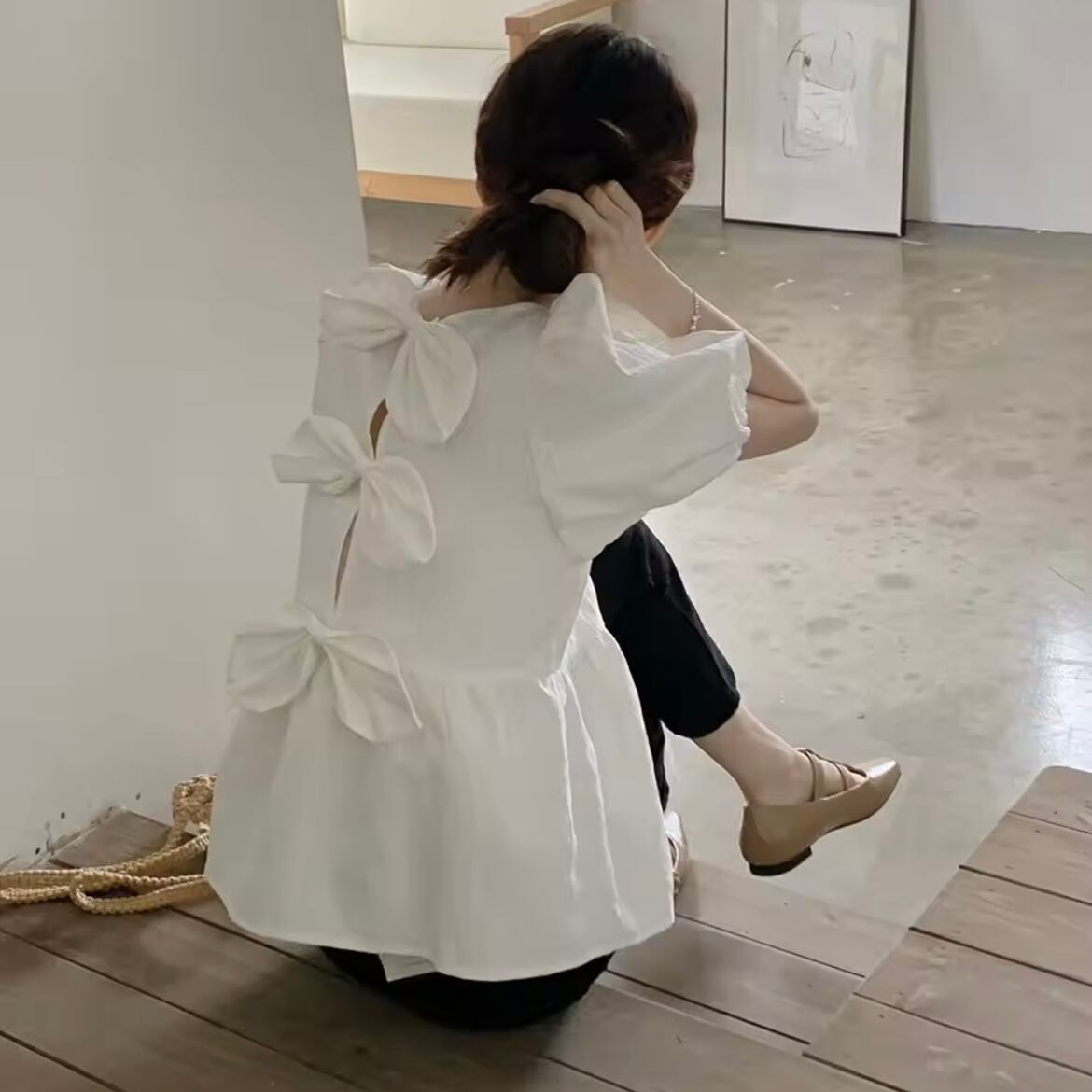 パフスリーブバックリボンブラウス