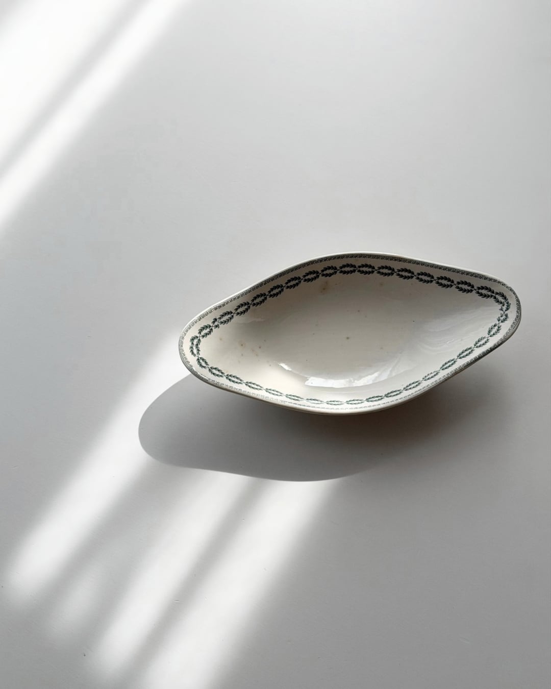 Sarreguemines サルグミンヌ / “NOBILIS” ローリエ模様のラヴィエ