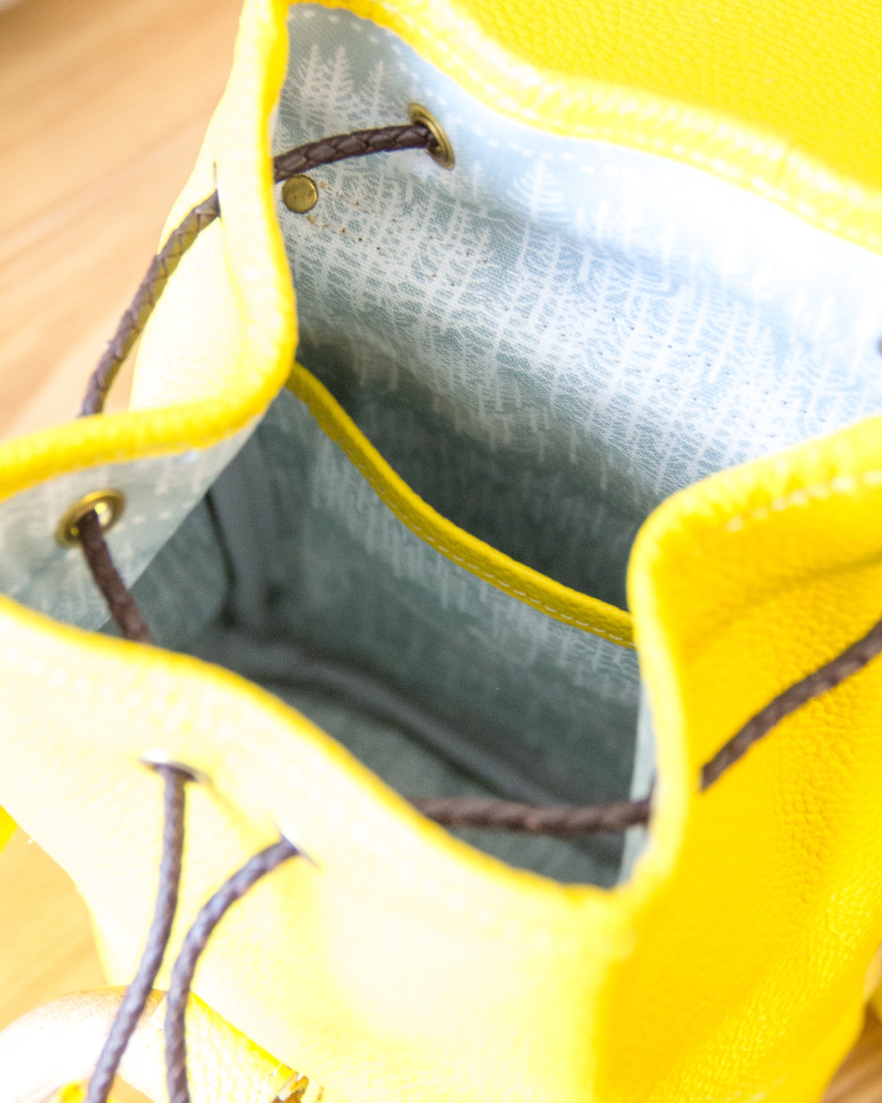 【展示品セール40%OFF|1点限り】WAKKO -わっこ- レザーミニリュック S(イエロー)|旭川木工リング留め具/2WAY