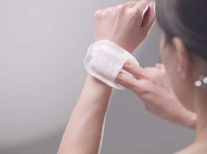【Della Born】チェリーバブルクレンジングパッド（10枚入り）