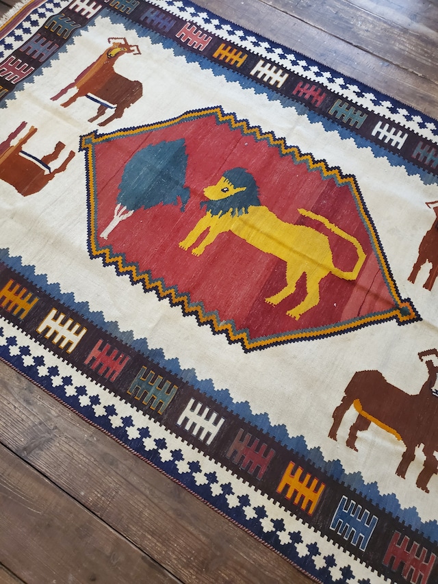 kilim 　ライオン＆シカ 　シラーズ産