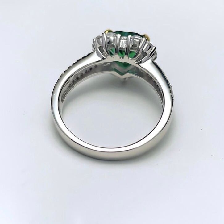 ハート 3カラット 人工エメラルド グリーン 緑色 高炭素ダイヤモンド