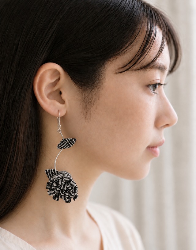 (lugna) Fabric Flower Pierce