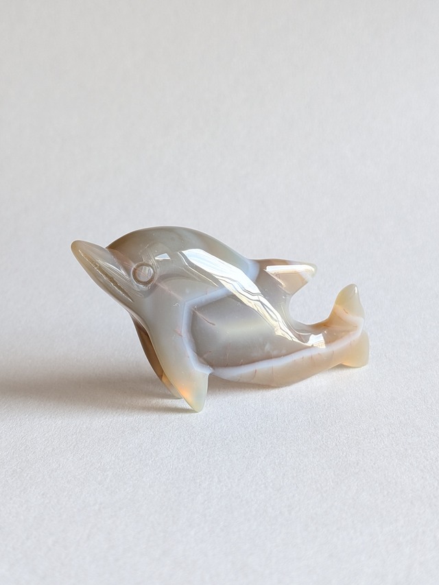 Banded Agate 縞瑪瑙（シマメノウ） ⭓ イルカ ⭔ CARVING