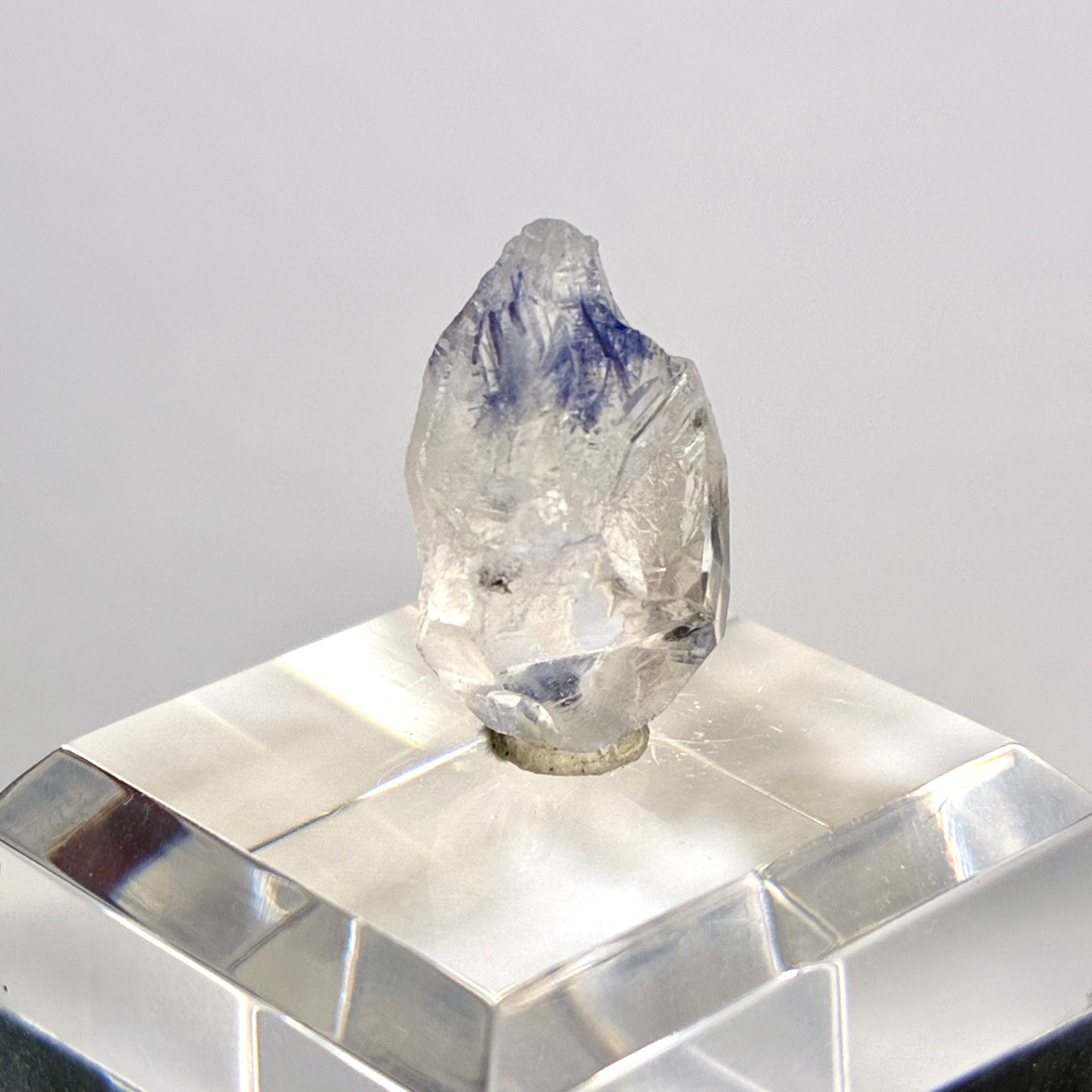 ブラジル バイーア州産デュモルチェライトインクォーツ 【一点物