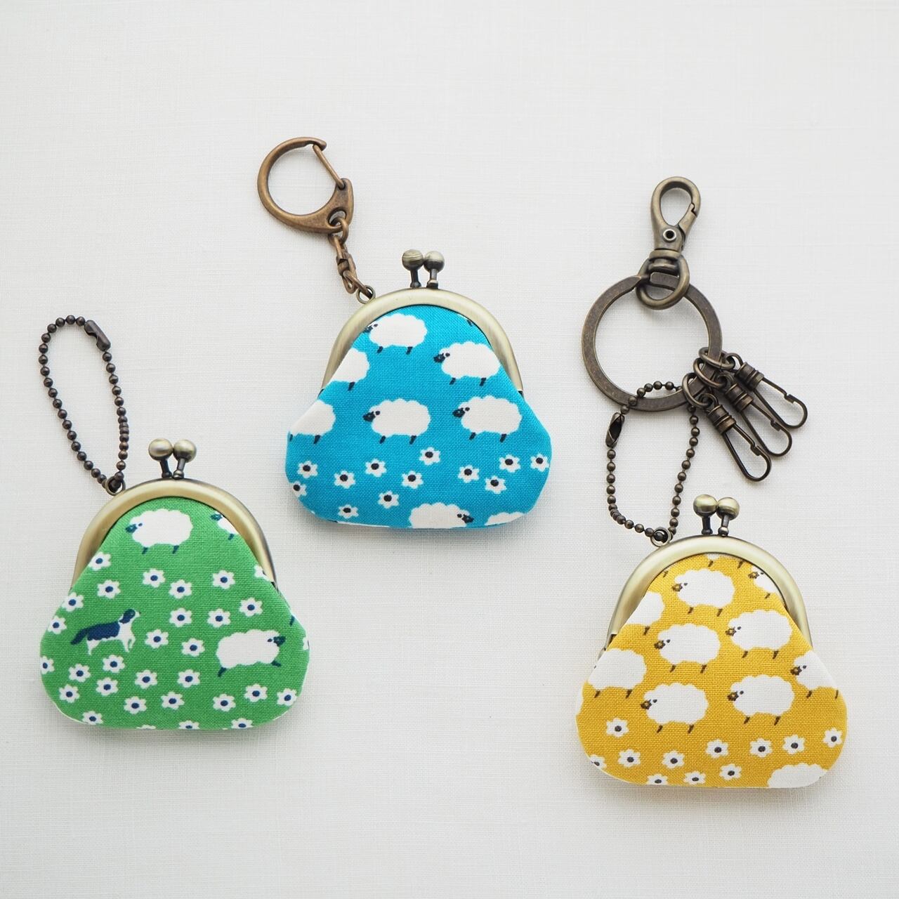 □もこもこひつじのミニがま口キーホルダー□ chloe(hj) | handmade