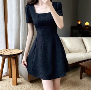 Aラインワンピース レディース ワンピース ショート 半袖 パワーショルダー スクエアネック Aライン フェミニン ウエストマーク かわいい 大人可愛い きれいめ 上品 おしゃれ ガーリー エレガント 存在感 ラブリー キュート 都会的 ラグジュアリー ロマンティック 無地 春 夏 秋 ロングシーズン デート お出かけ パーティー イベント レストラン 女子会 ホテル カフェ ランチ 美脚 脚長 プチプラ 普段使い 着回し モテ 清楚 インスタ映え S M 黒 ブラック ベーシックカラー 大人カラー