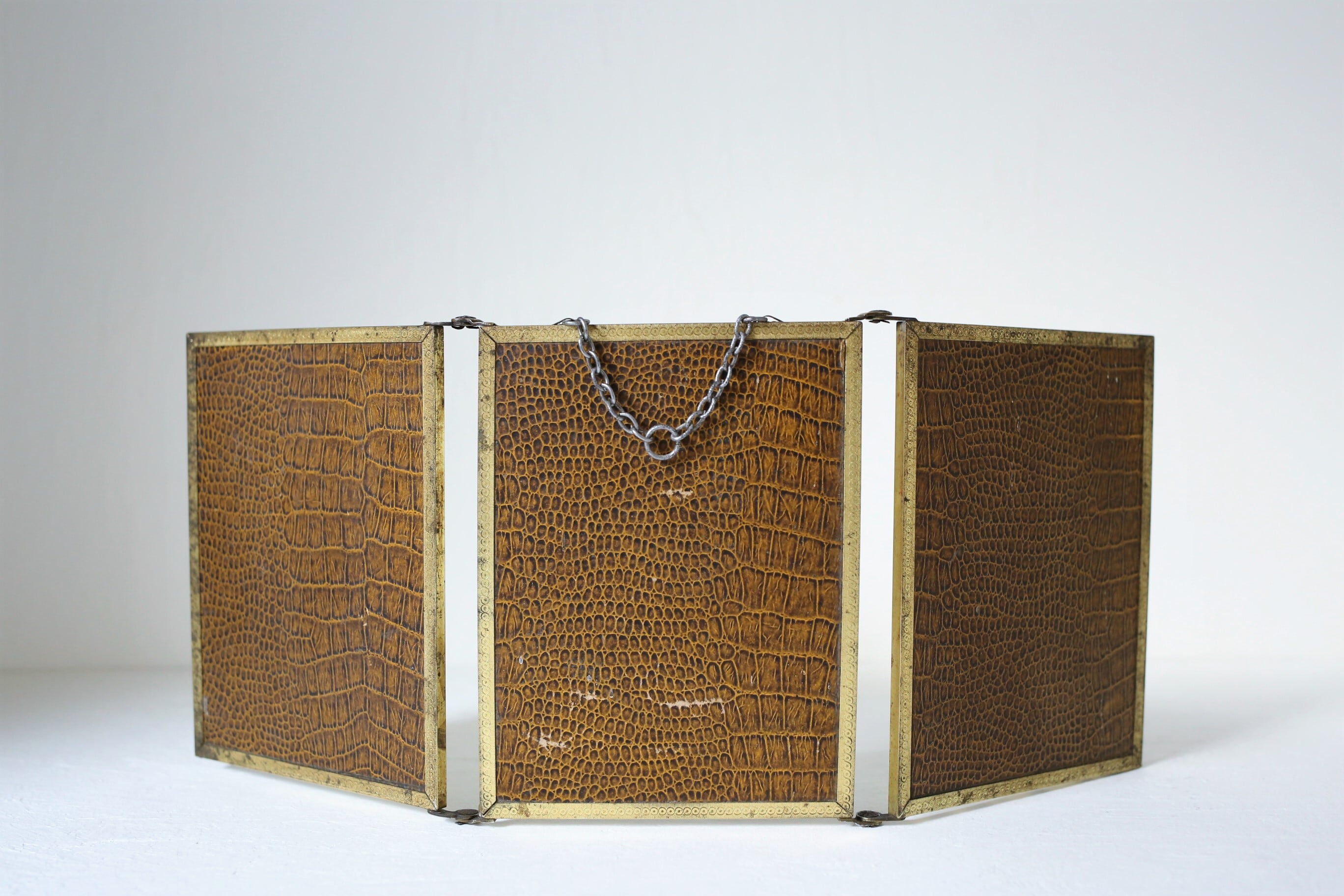 フランス アンティーク 金縁の小さめの三面鏡 N-02938 | EMUPARIS