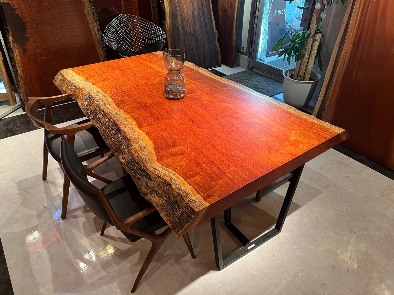 ブビンガ1枚板 ブビンガ_1900×980-1070×85_青山店_テーブル天板/一枚板 231427