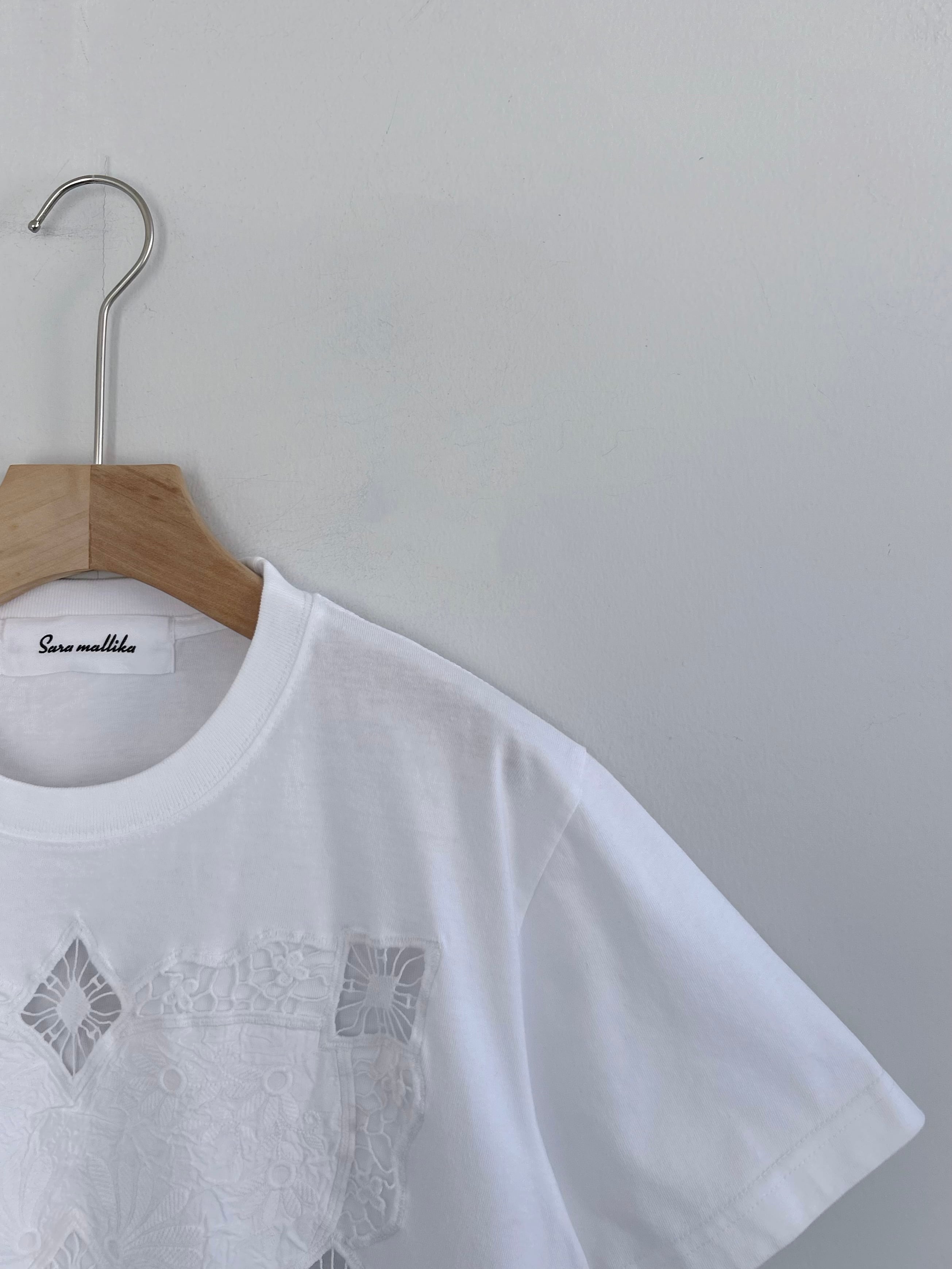 新品未使用！Oblada Sara mallika スパンコールTシャツ Sara mallika
