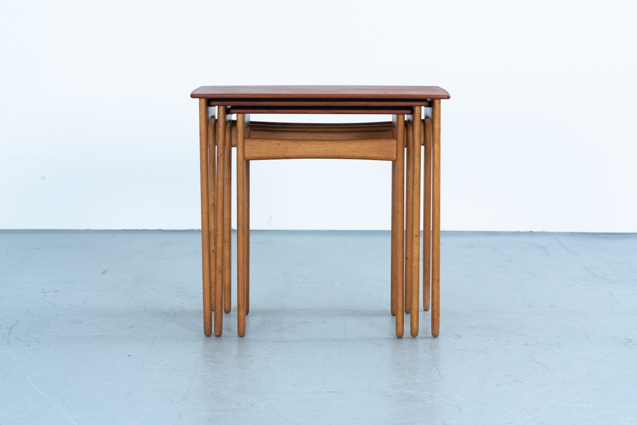 【as it is】Svend Aage Madsen | Nest Table