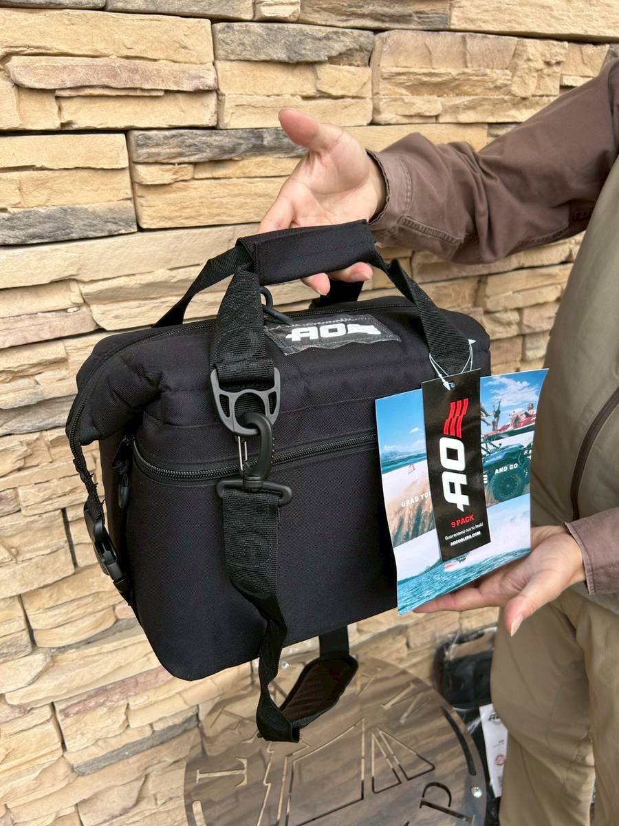 AO Coolers(エーオークーラーズ)】 9パック キャンバス ソフト AO Coolers(エーオークーラーズ)】 9パック キャンバス ソフト