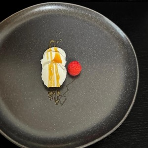 フランス・ポワトゥ地方産 ソワニョン シェーブルチーズ 125g｜厳選ヤギ乳 ブシェット ログタイプ プレーン｜滑らかで芳醇な味わい Soignon Buchette de Chevre Goat Cheese 125g from Poitou, France | Selected Goat Milk | Log Type, Plain | Smooth and Rich Flavor