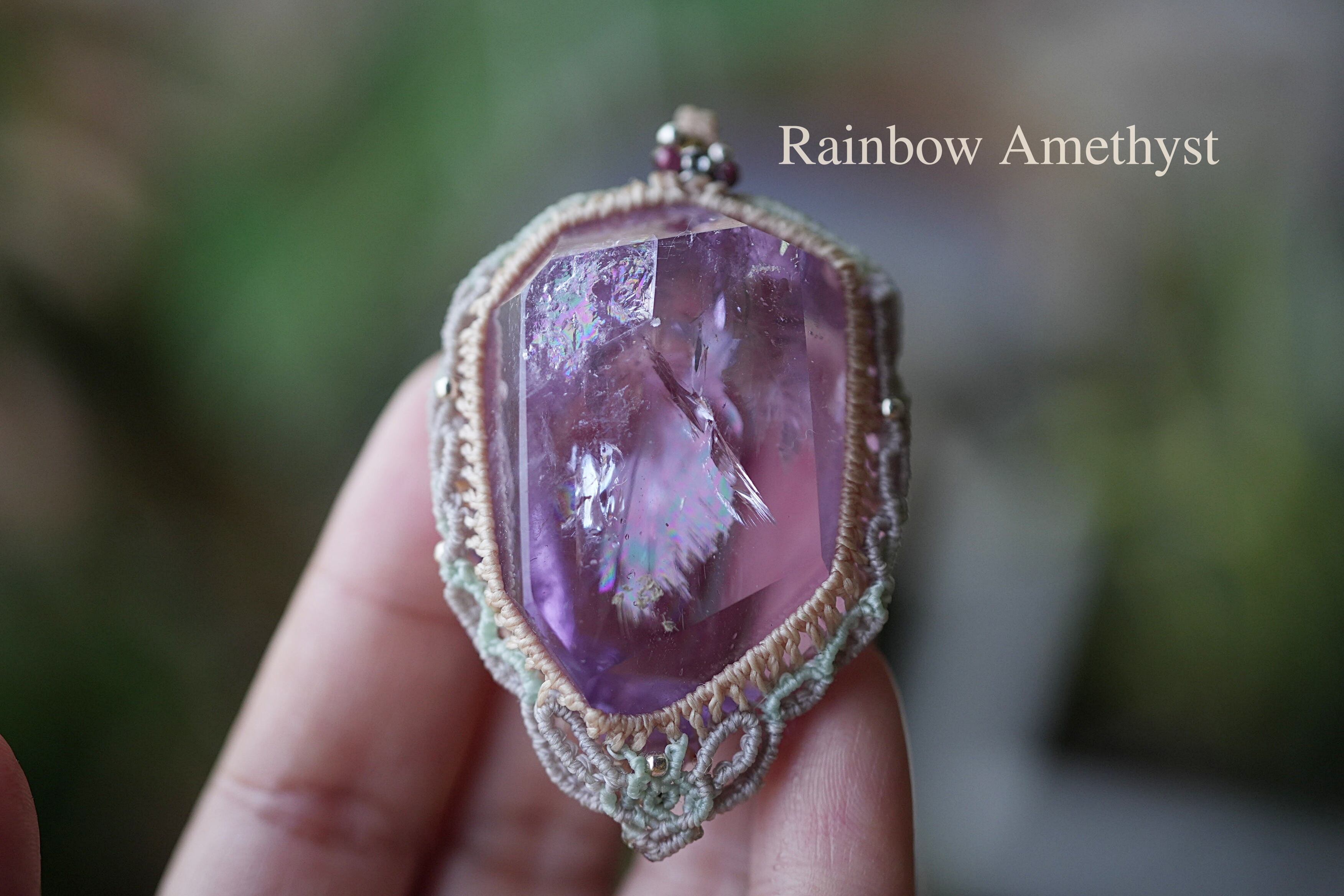 隠れた七色★虹入り★アメシスト ネックレス 2083