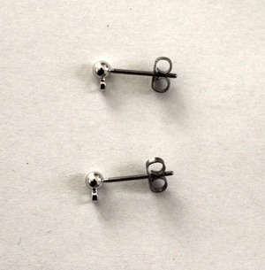 チタン製ピアスポスト・キャッチャー