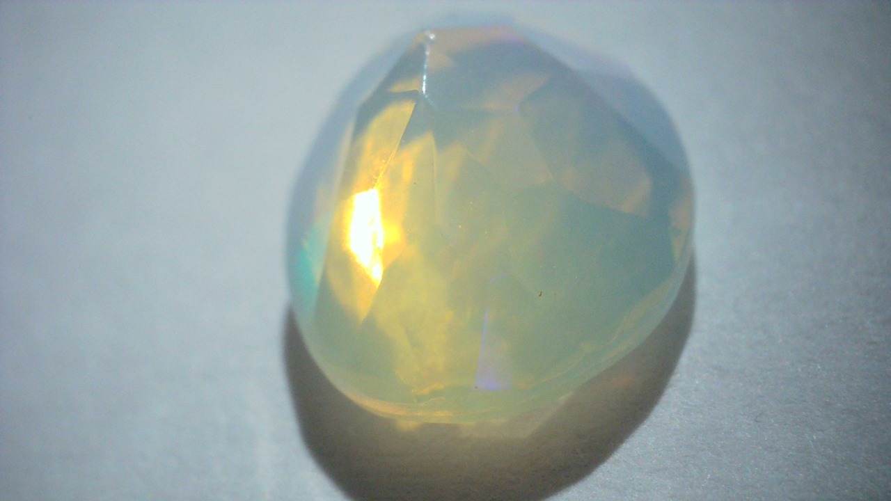 オパール　0.74ct　[C13‐446]