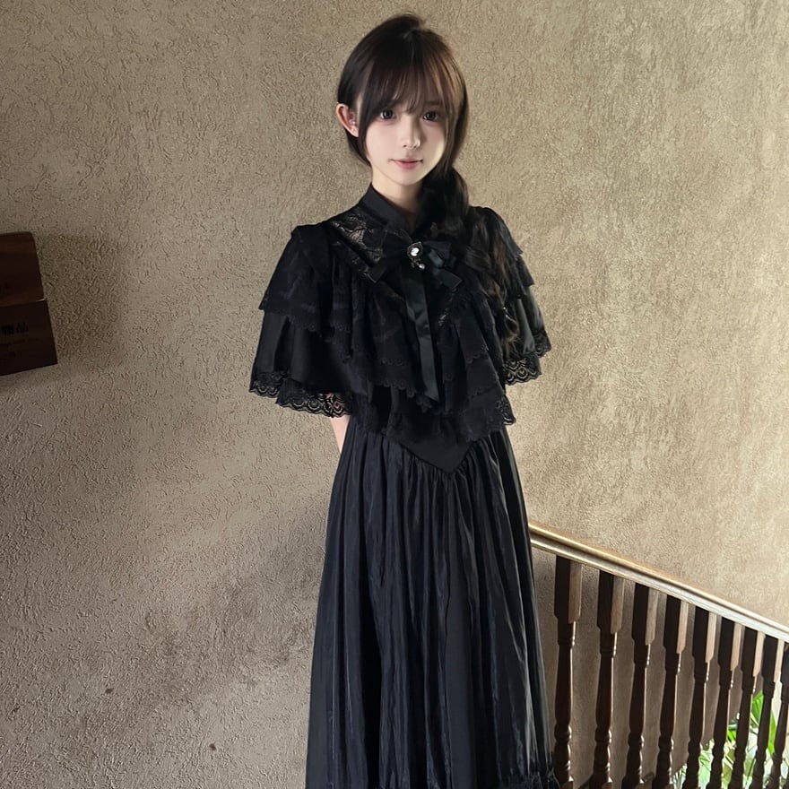 宵闇に沈む黒百合 リボンブローチとレースケープのゴシックロングドレス