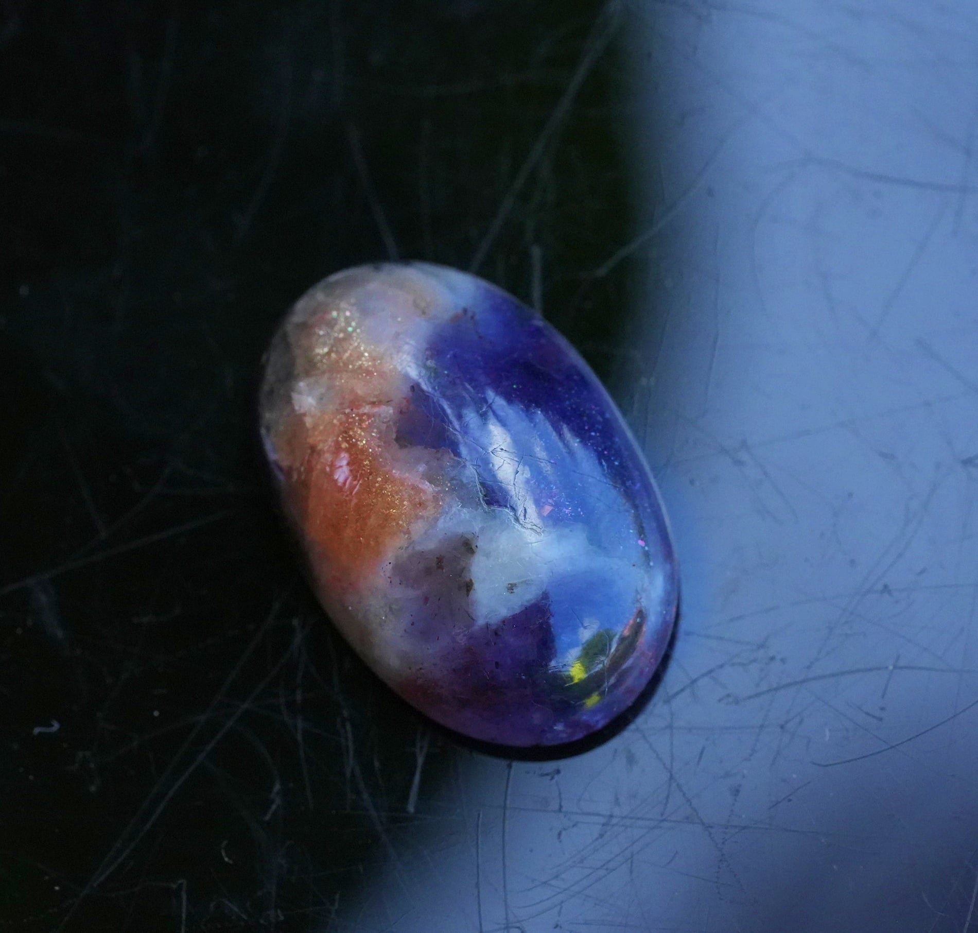 虹インクルージョン入り☆アイオライトサンストーン s1574 | Funky