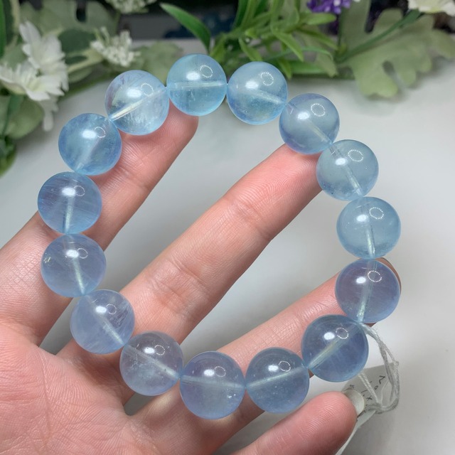 2.透明感ブルー☆アクアマリンブレスレット