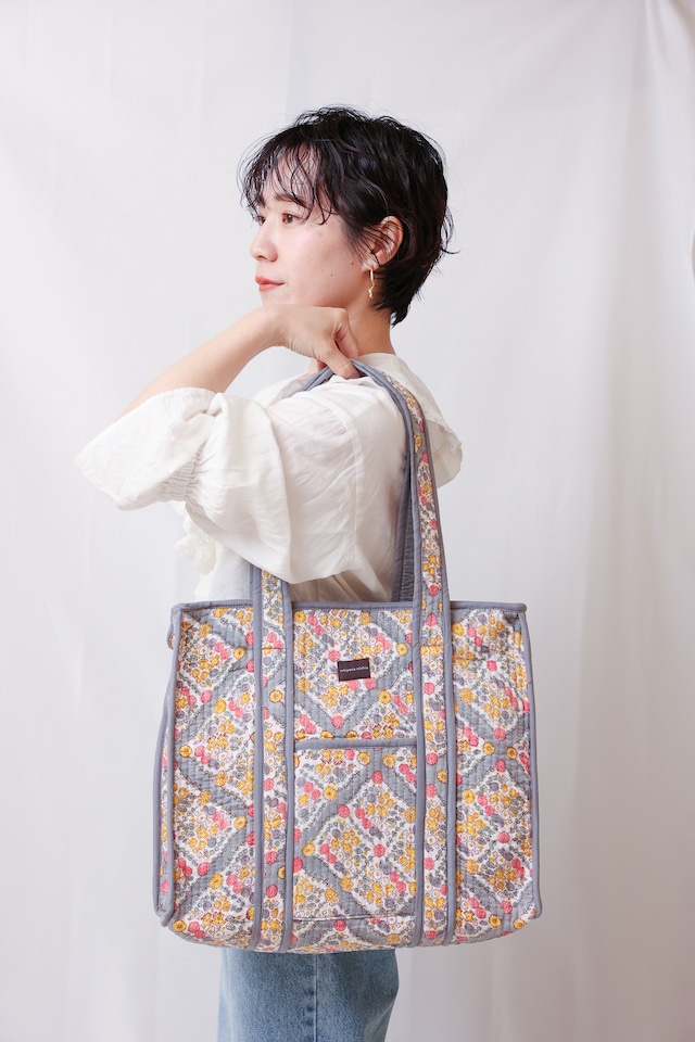 FLOWER キルティングバッグ