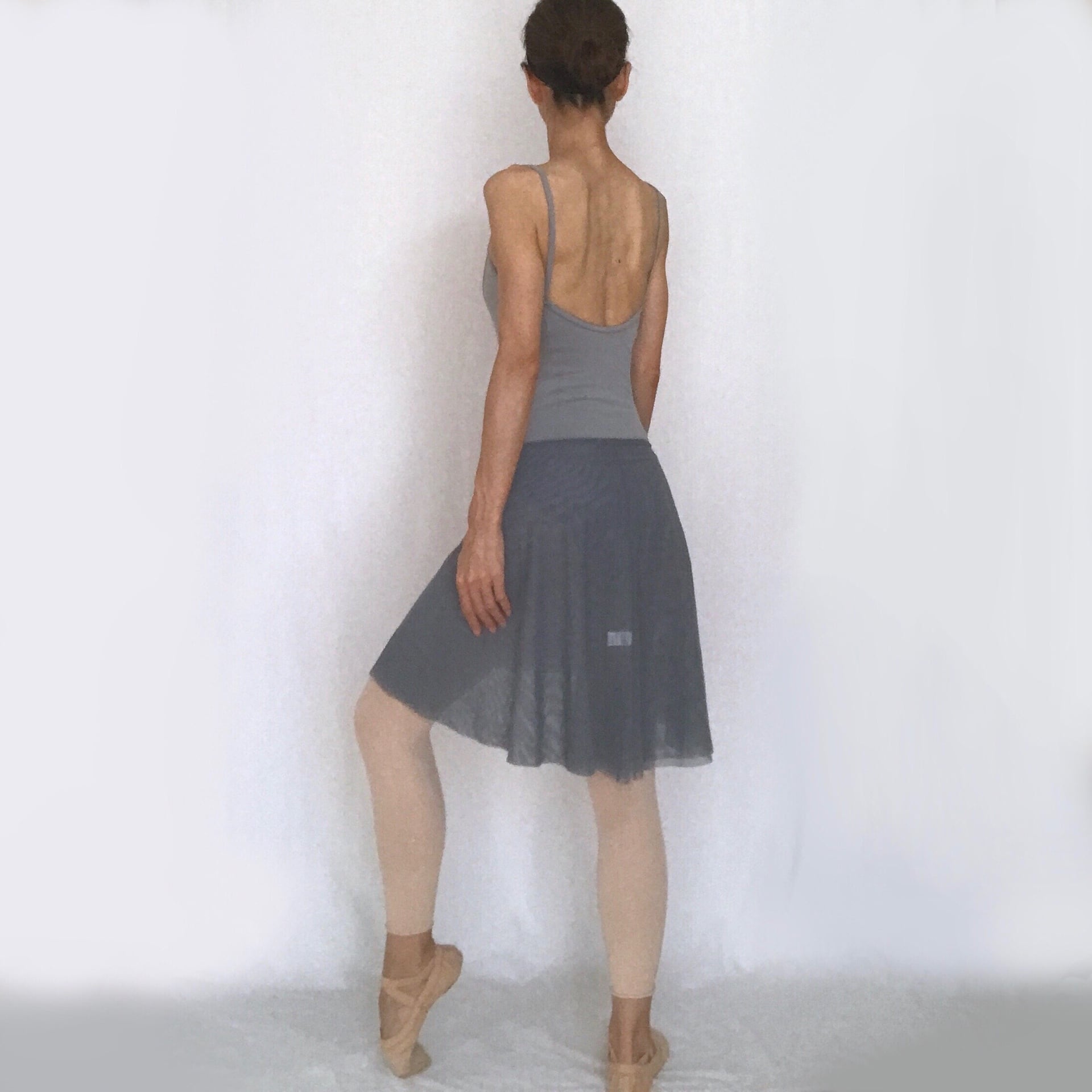 ◆Minimalist Ballet Skirt: SILVER GRAY (ミニマリスト・プルオンバレエスカート(シルバーグレー)) |  『Balletholic』大人のためのシンプルシックなバレエ・レッスンウエアSHOP　　 powered by BASE