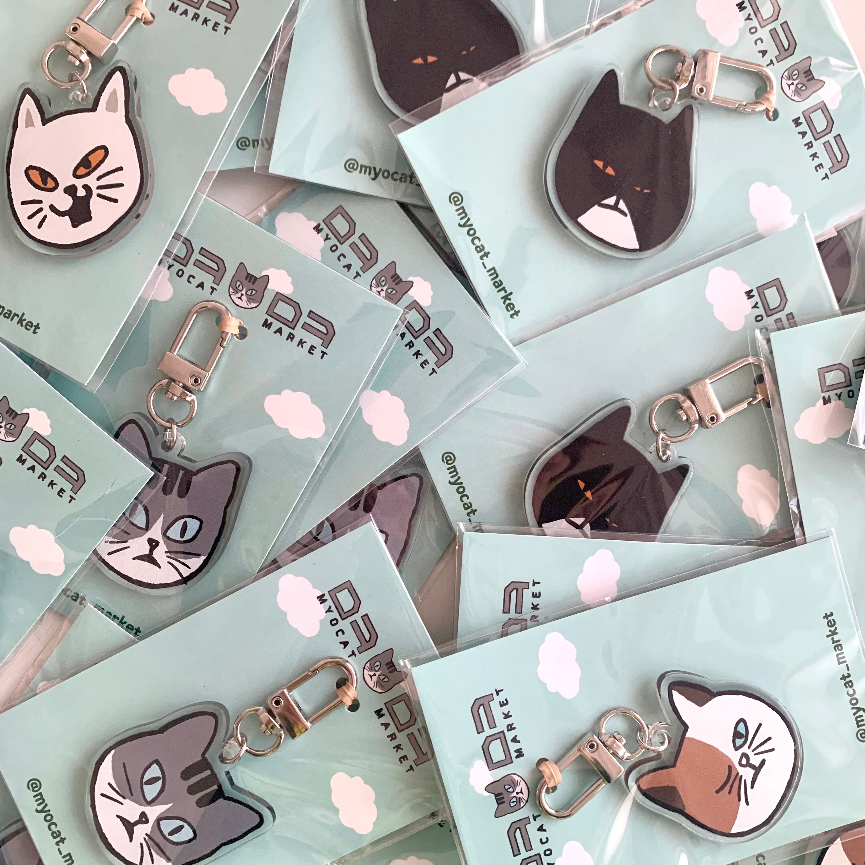 myocat market】白羽の矢ニャンアクリルキーリング | Fuzzy Friends