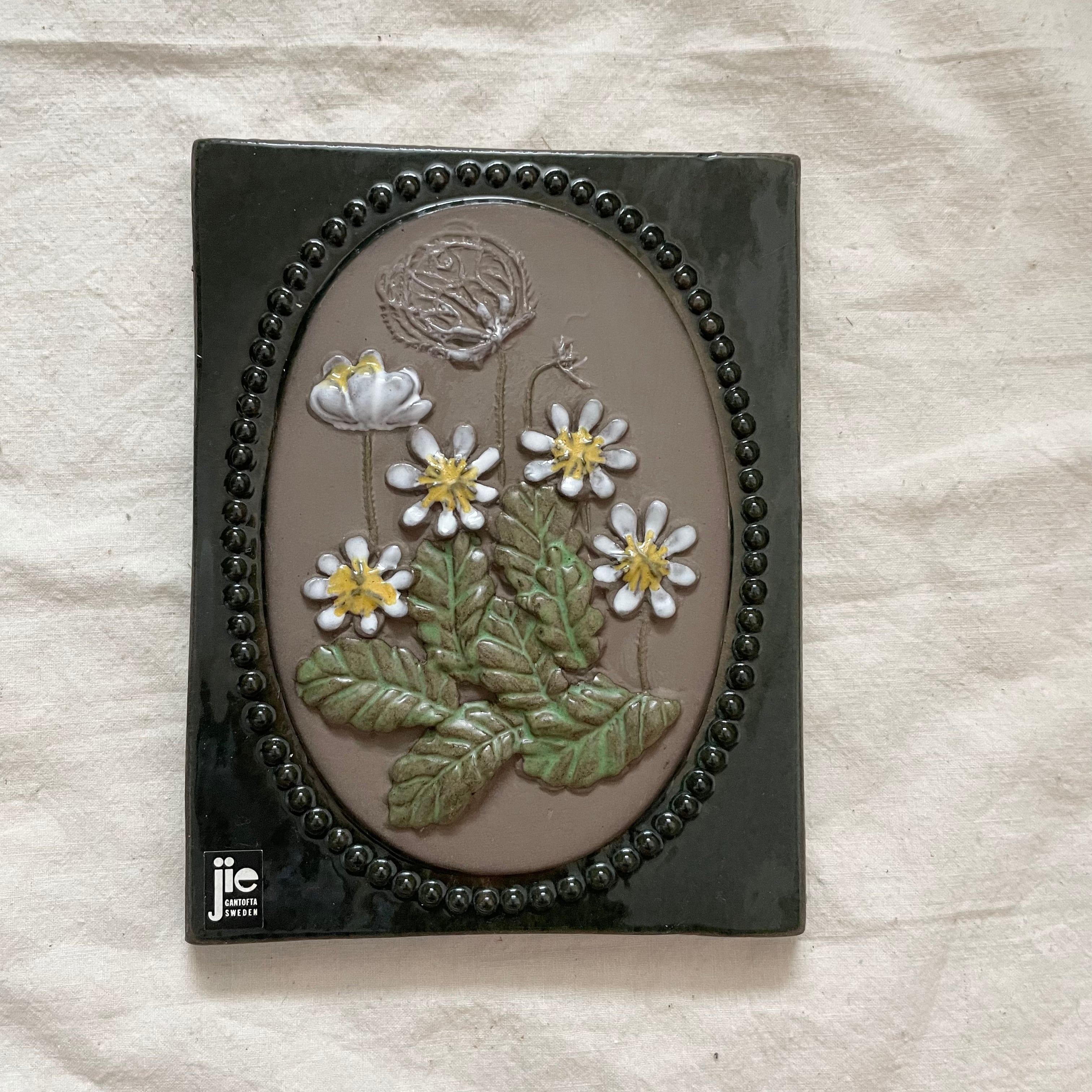 白いお花の陶板 | tsuitachi craft&brocante