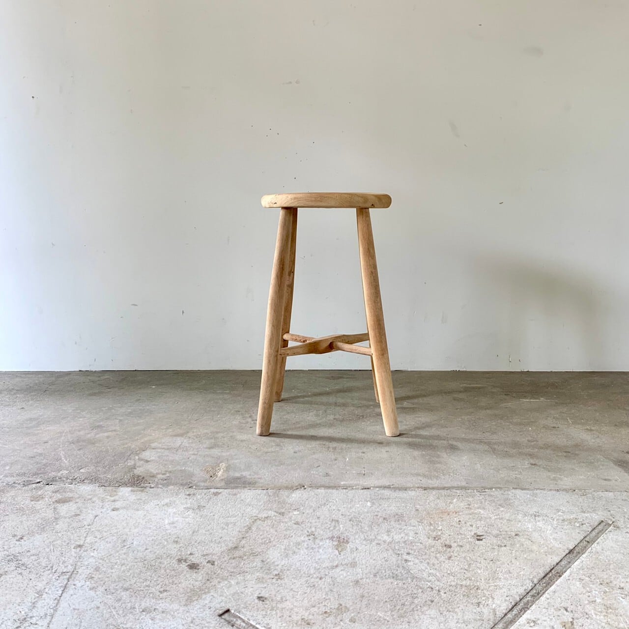 556　丸椅子　木のスツール　古家具