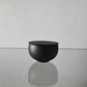 【LIMITED】小野俊 / 黒鉄釉 蓋物(丸)M