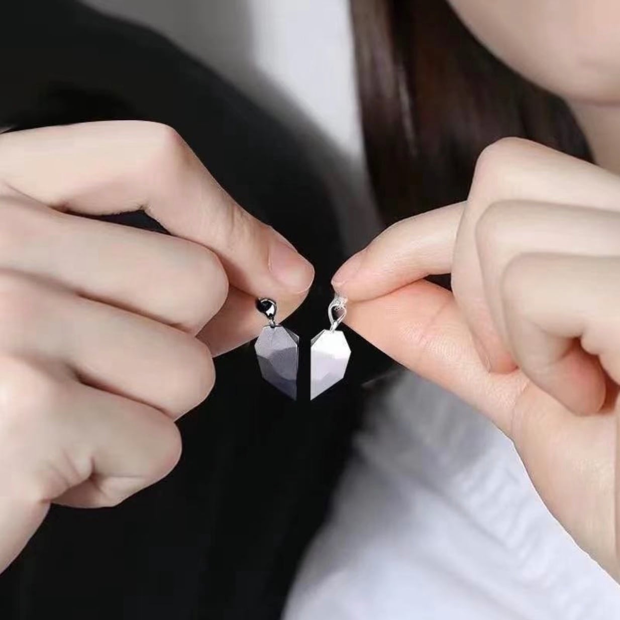 送料無料 いつも一緒にいたい ペア ネックレス 2点セット ハート 磁石 マグネット カップル お揃い アクセサリー ペンダント Lamitte Deco トレンド 韓国ファッション ショップ