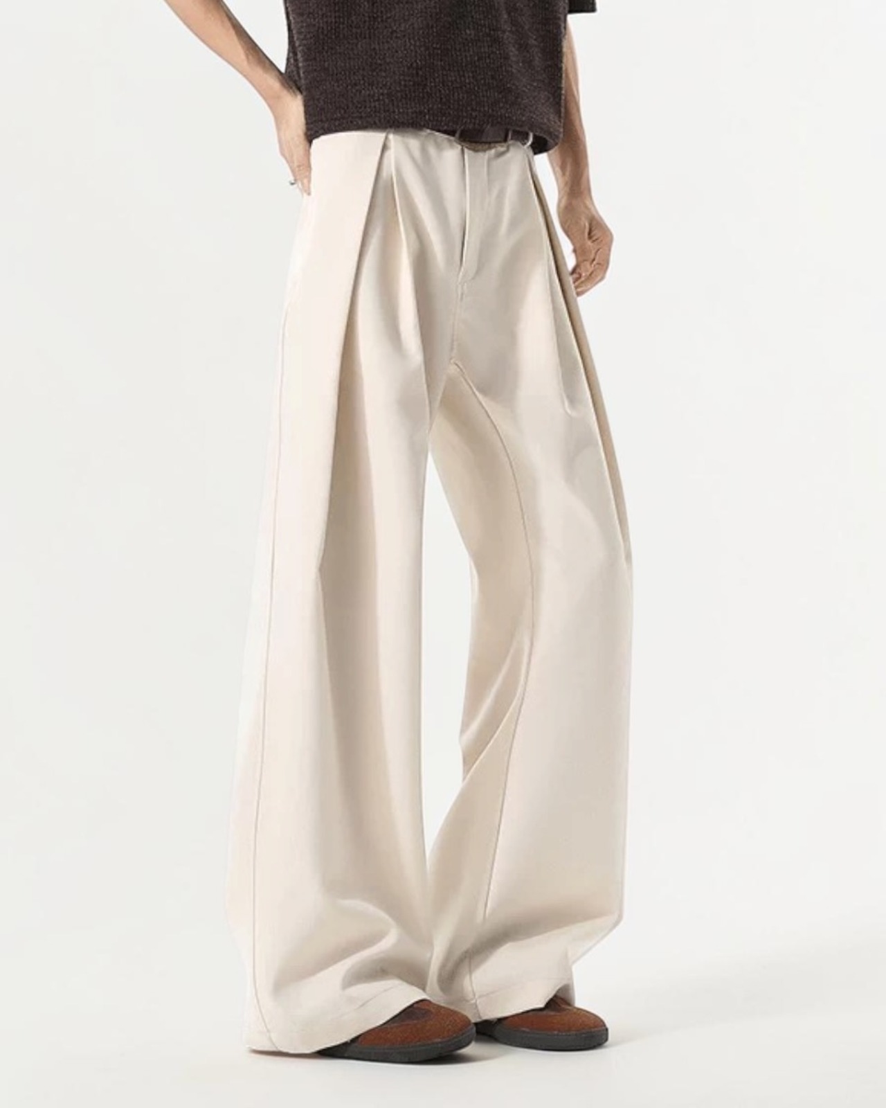Deep Tuck Wide Pants（95％/70％/10％）
