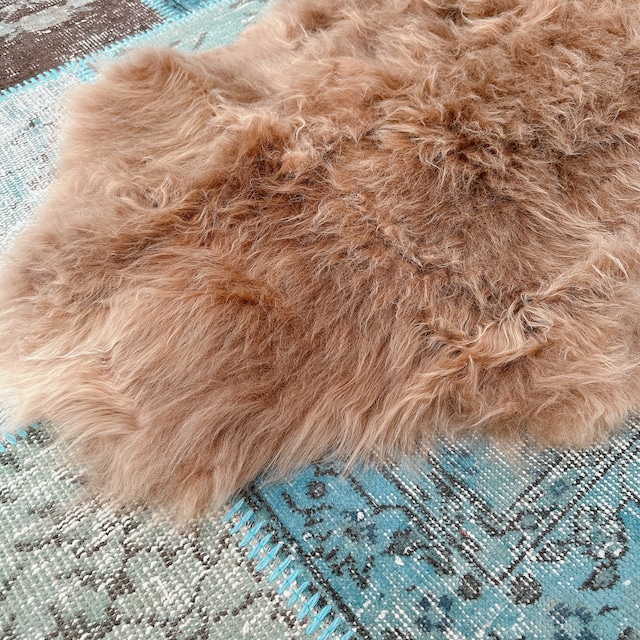 ポーランド ムートンラグ MO004 | ナチュラル シープスキン | 82cm × 126cm