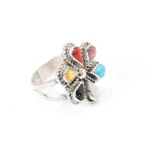 【INDIAN JEWELRY インディアンジュエリー】Zuni inlaid flower ring Carol Lateyice ズニ インレイフラワーリング キャロル・レイティス作