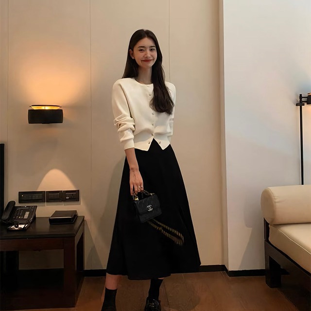 High-waisted flared skirt【H00485】