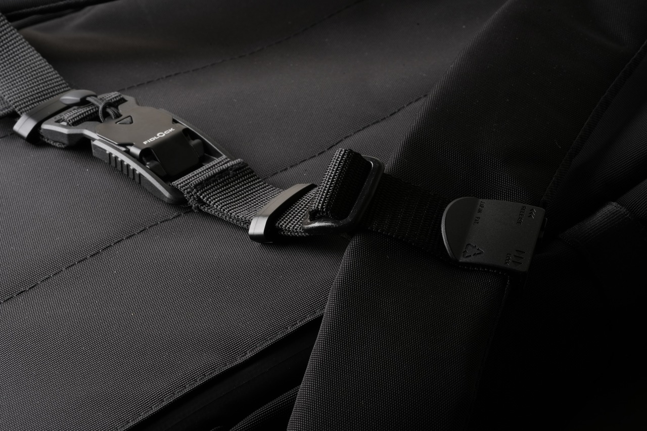 DOCKET CHEST STRAP