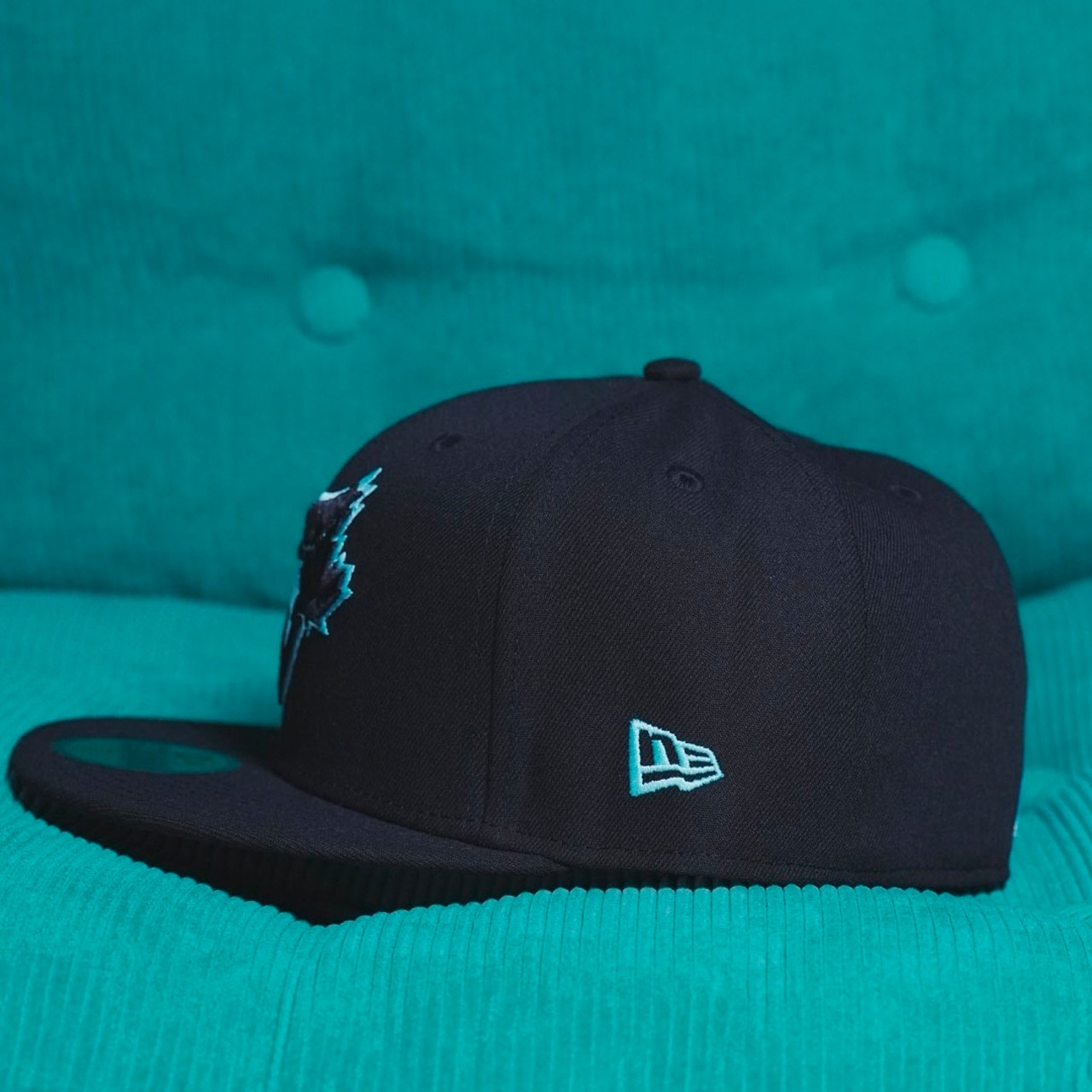 【gifthat別注】NEW ERA 59FIFTY/5950 TORJAY トロント・ブルージェイズ　BLACK SEAGLASS