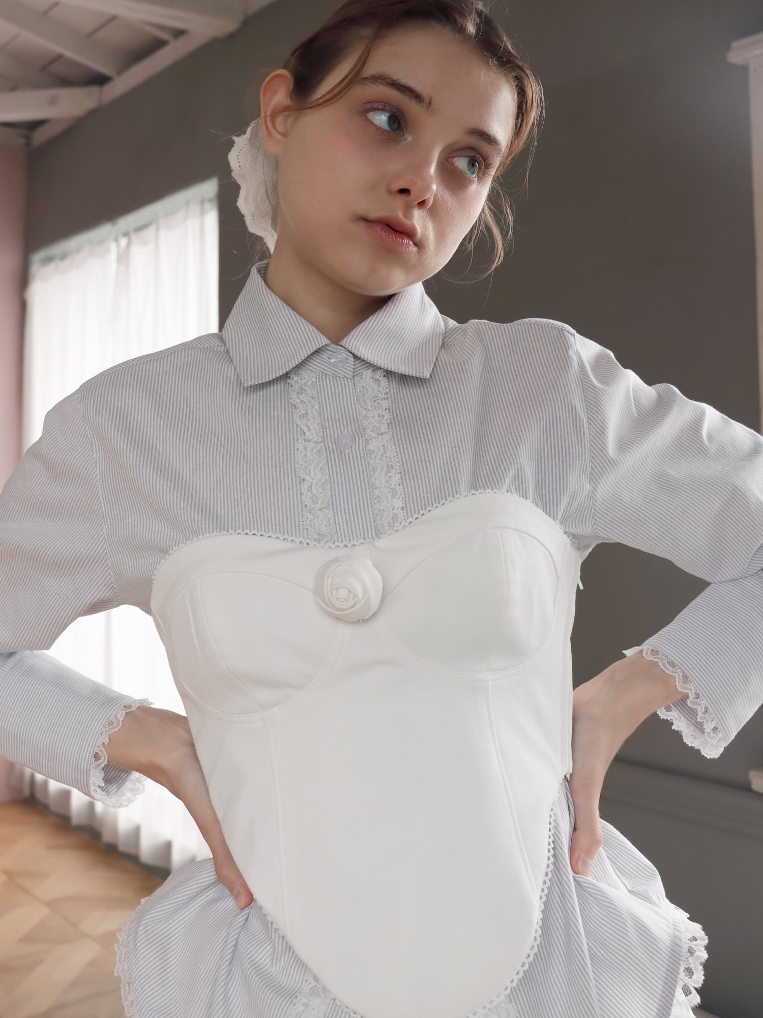 mieya mieyaホワイトショート丈ブラウス SALE | mieya mieya