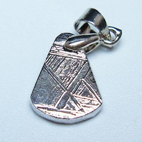 ギベオン ペンダント 隕石 メテオライト 一点物 メール便可 112-13386