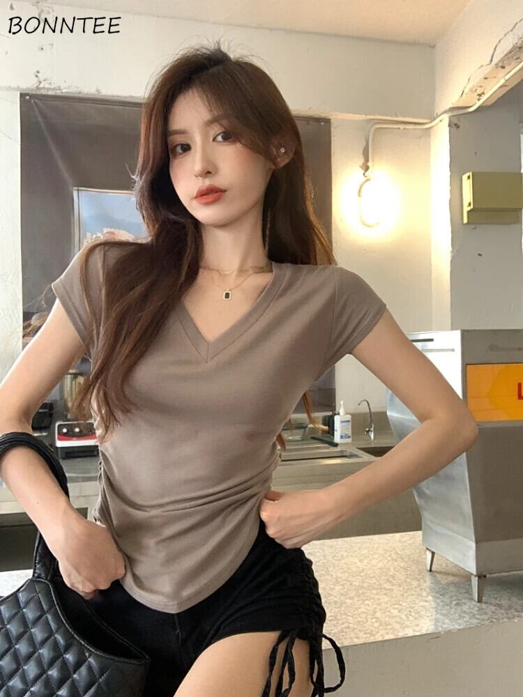 【新作】【送料無料】 Tシャツ女性ひだファッションセクシーなホット V ネックオールマッチレトロ固体 Футболка Женский 韓国スタイルのベーシックカジュアルスリム半袖 0213724702493