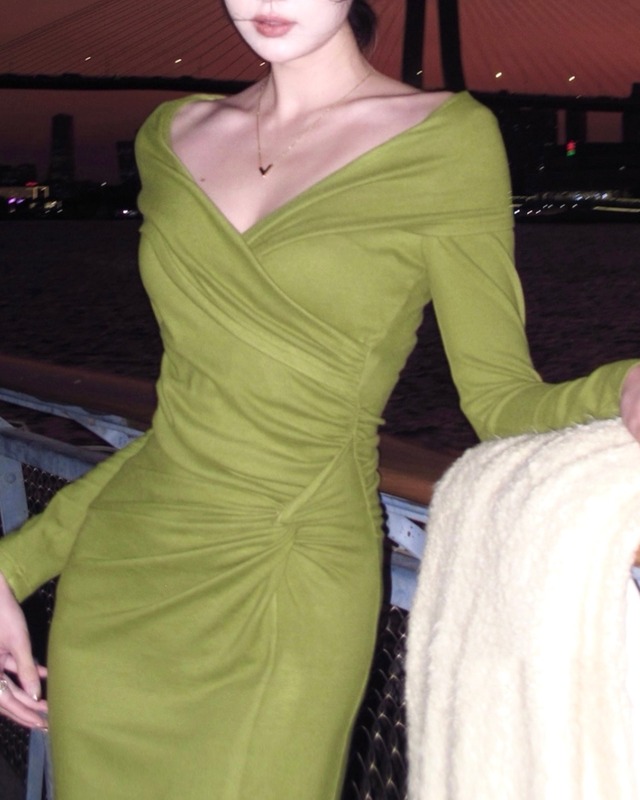 クロスギャザーミディワンピース　A25368