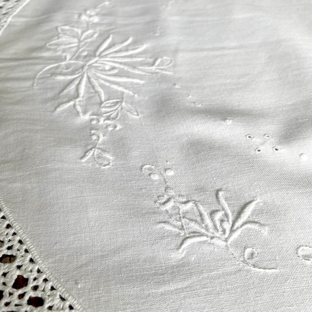 テーブルクロス　オーバル　白刺繍　白レース　フランスリネン 12cldu9