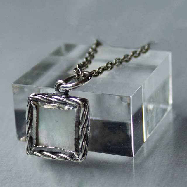 Mirrorstone Necklace (Square) #白蝶貝