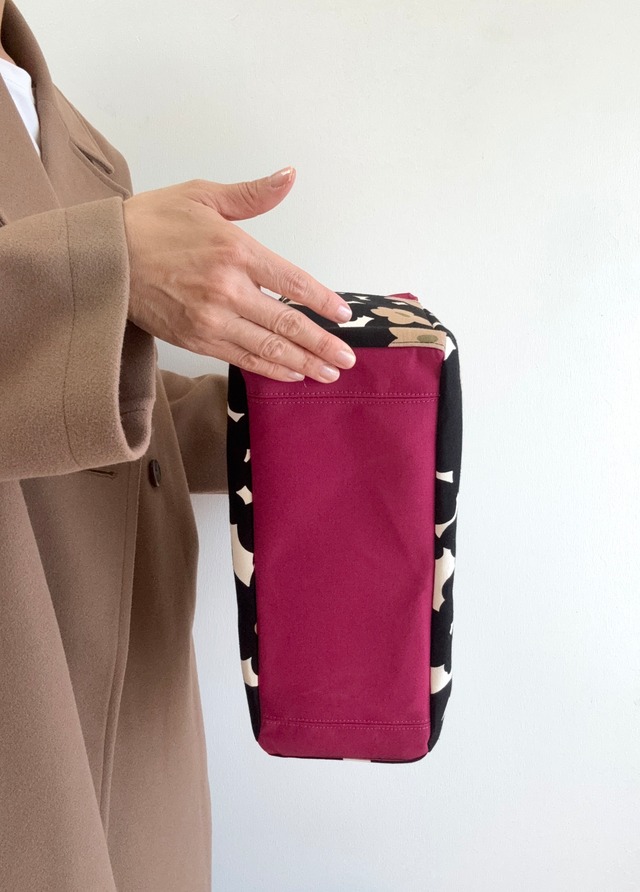 両サイドポケットトートバッグ・ブラックフラワー