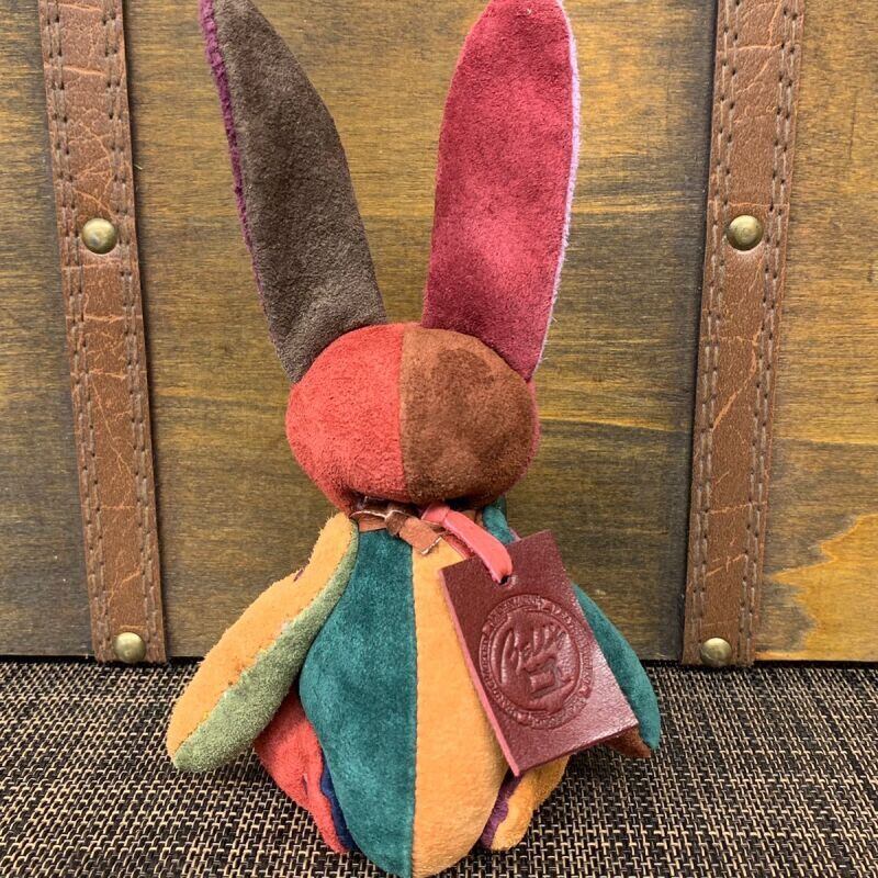 ピッグスウェードのベルラビ★マイスターの手作り「ベルズラビット」カラフル暖色系　写真の1点販売です