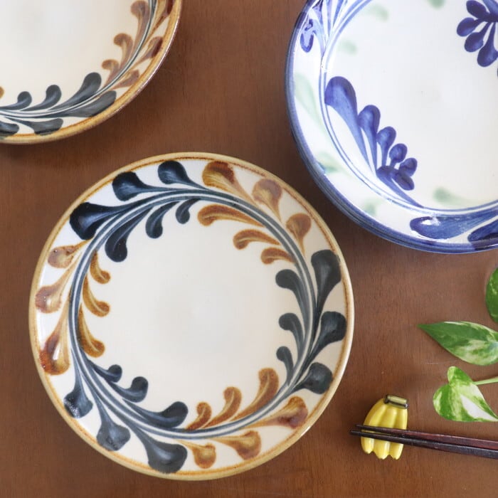 やちむん 陶眞窯 6寸皿 唐草 Yachimun Plate 18cm #405