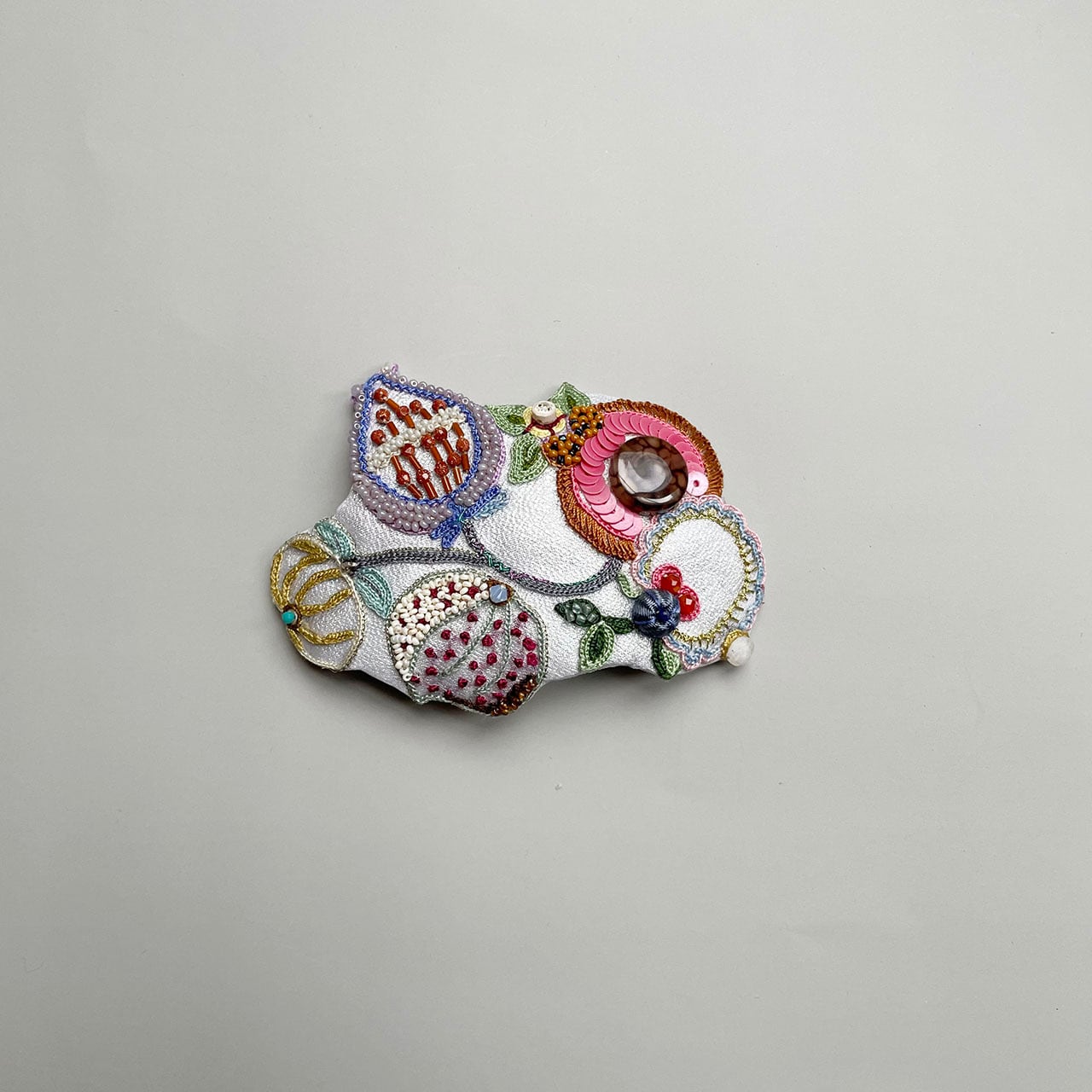 オフェリーの木の実たちブローチ<シルバー>