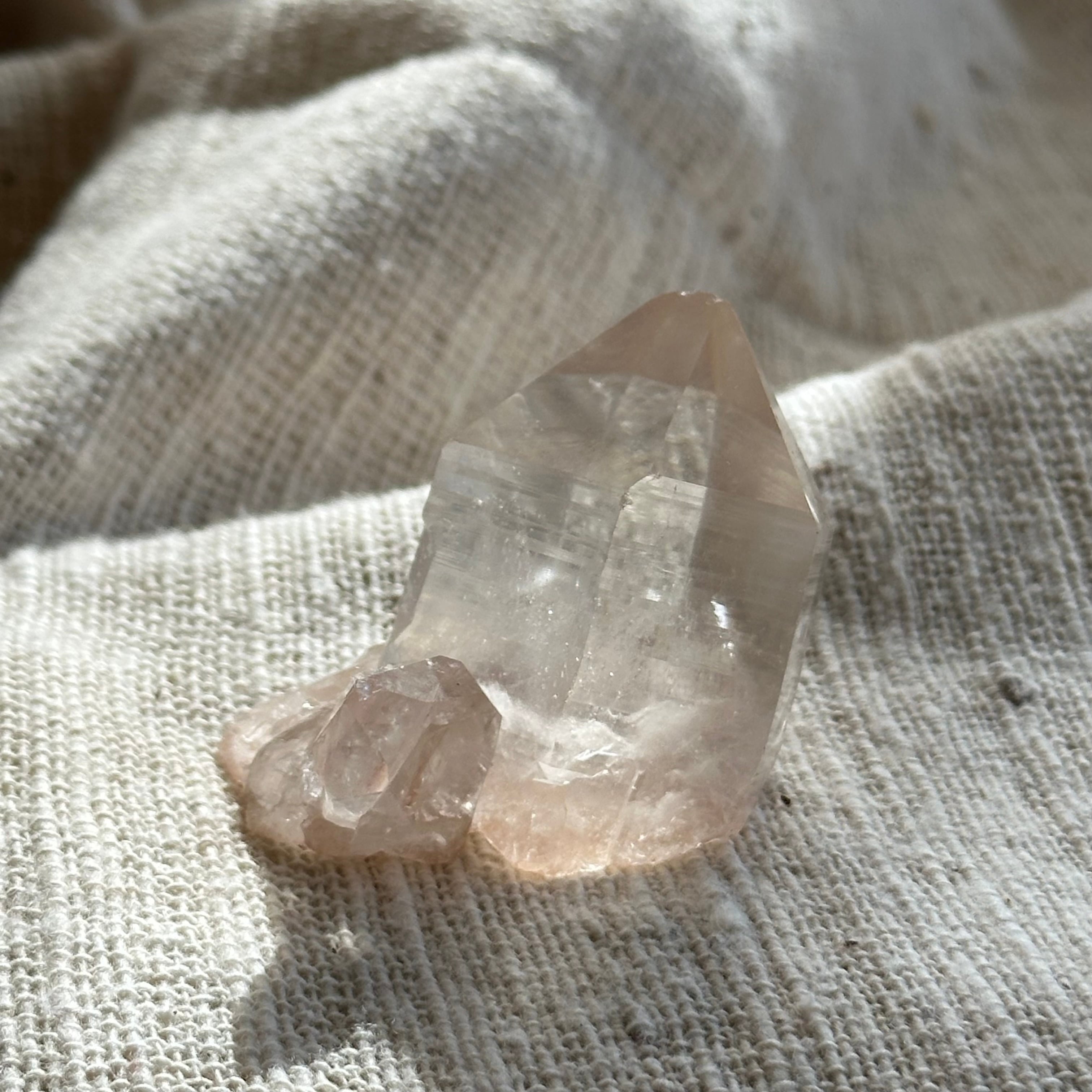 ブラジル産 【ロッククリスタル】 ヴォーゲルワンド ＆ 専用スタンド