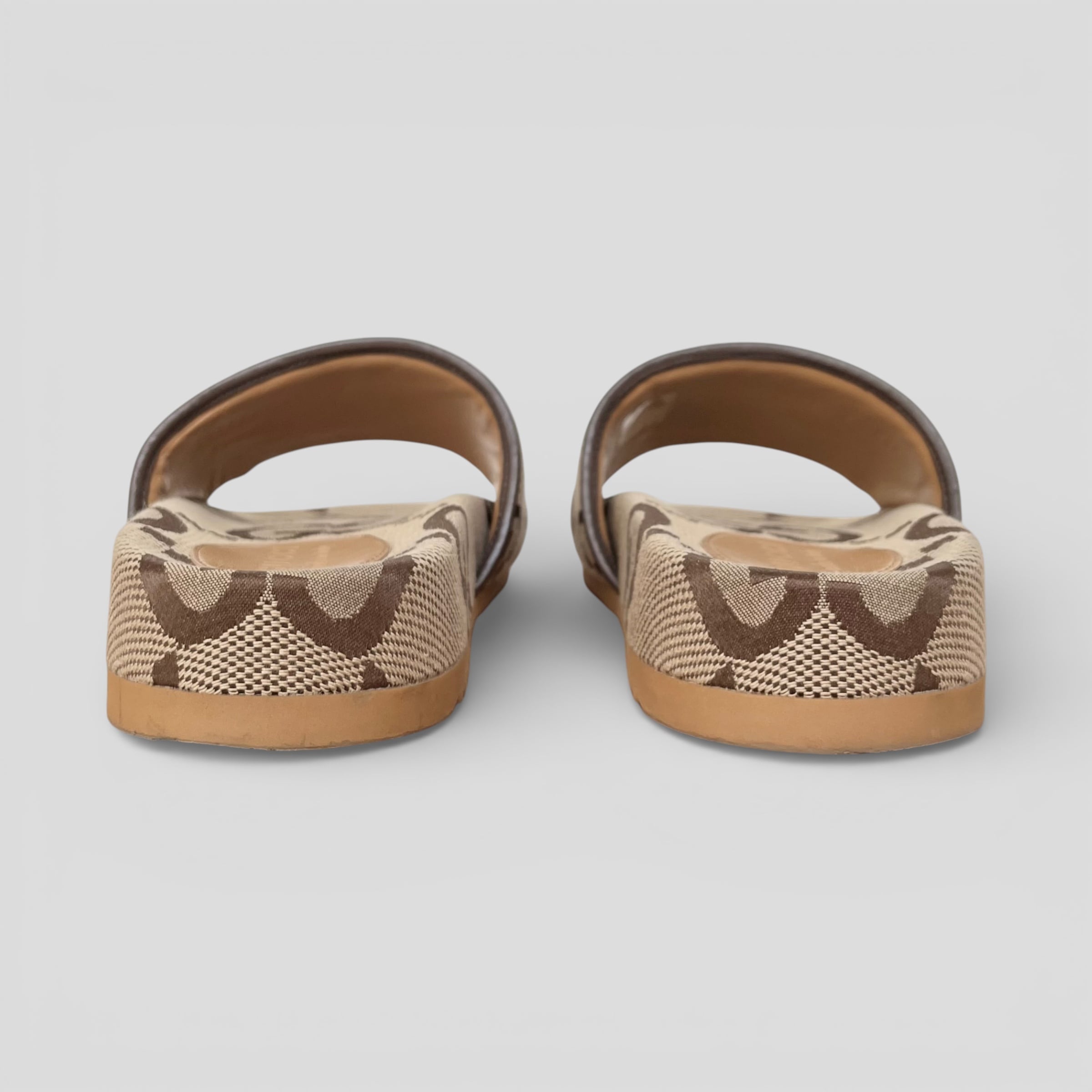 GUCCI グッチ ジャンボGG キャンバス スライド サンダル 7 26cm 624695
