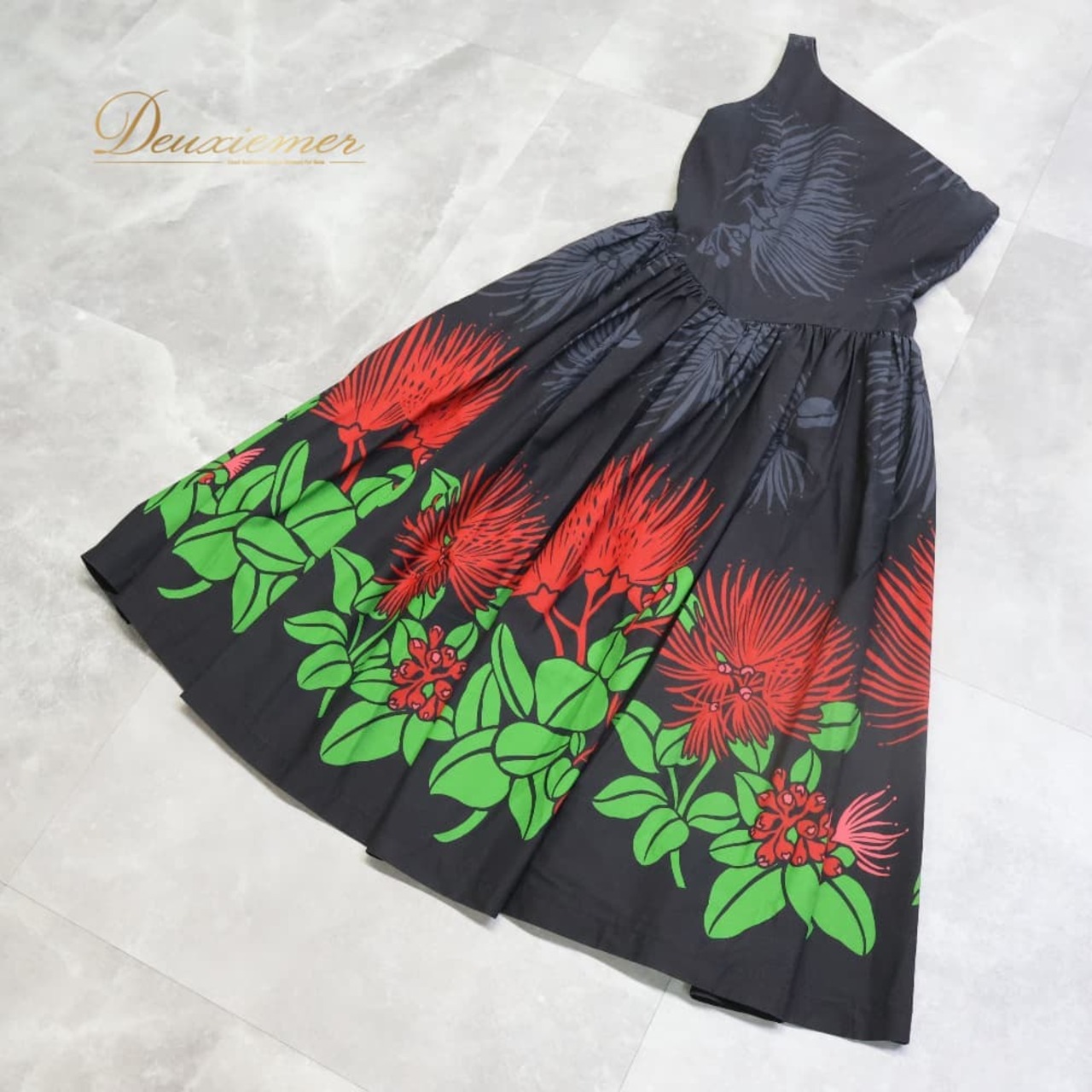 フラダンス 衣装 Lei Aloha レイアロハ ワンピース ブラック系 レフア柄 黒 緑 赤 花 花柄 ワンショルダー かわいい フラ ダンス ダンス衣装 イベント ステージ 華やか グリーン系 レッド系