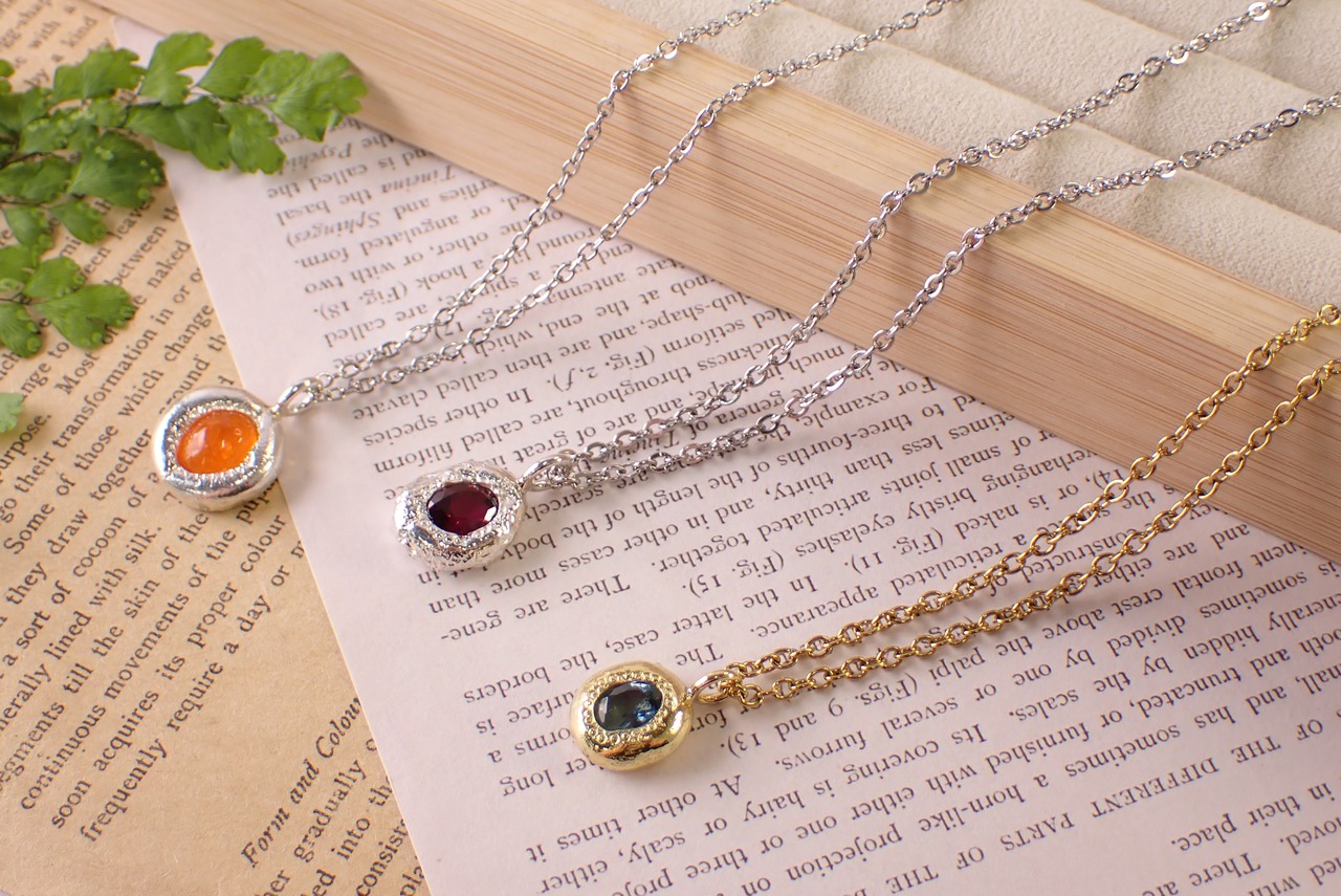 ロンドンブルートパーズペンダントトップ ブラス(真鍮) [D11‐83]